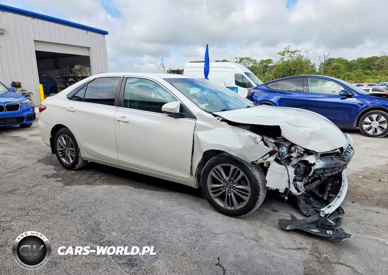 2016 Toyota Camry Se VIN:4T1BF1FK8GU120391 - 4