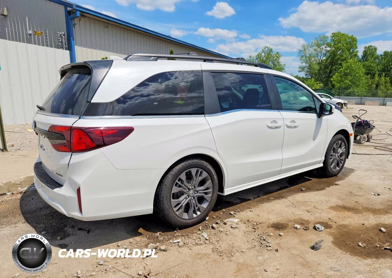 2026 Honda Odyssey Touring VIN:5FNRL6H84TB038199 - 3