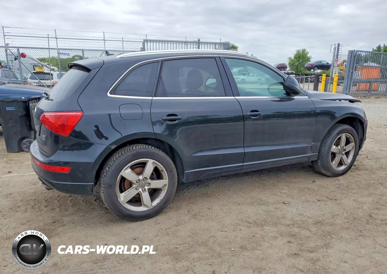 2010 Audi Q5 Premium Plus VIN:WA1LKAFP0AA021261 - 3