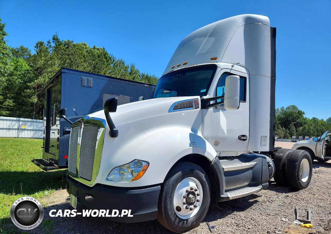 2017 Kenworth T680 Semi Truck