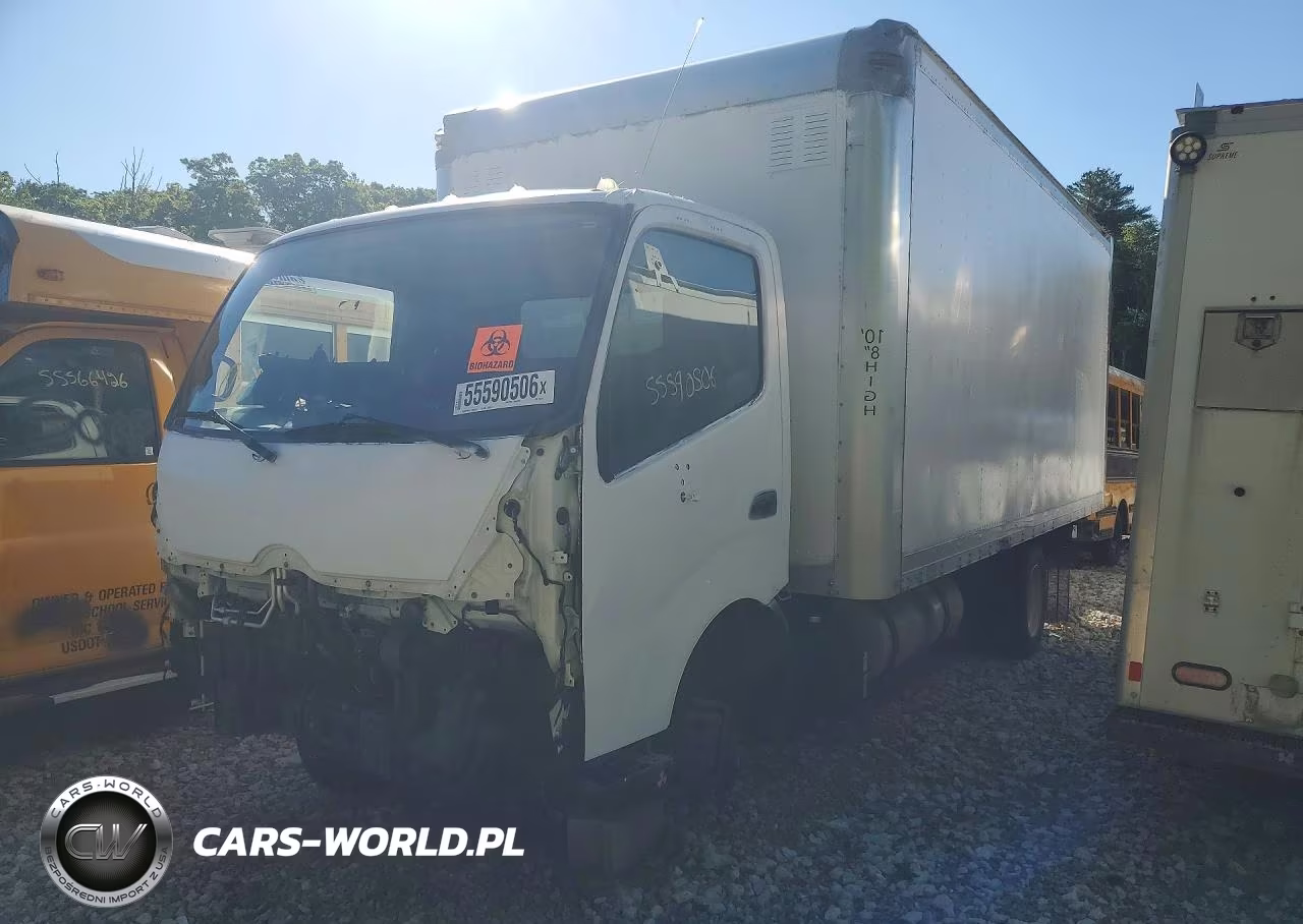 2017 Hino 195 Box Truck