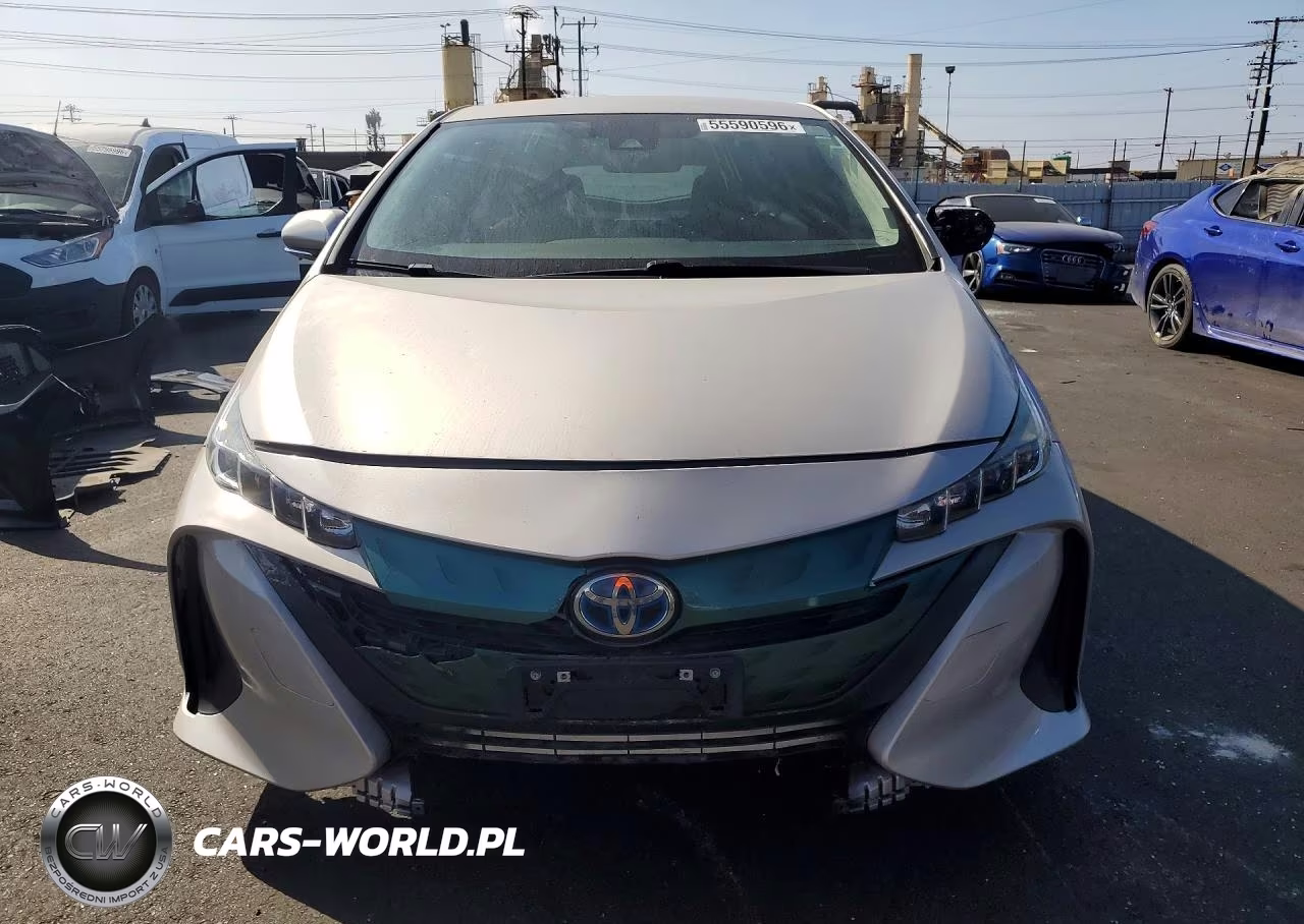 2018 Toyota Prius Prime VIN:JTDKARFP0J3089261 - 5