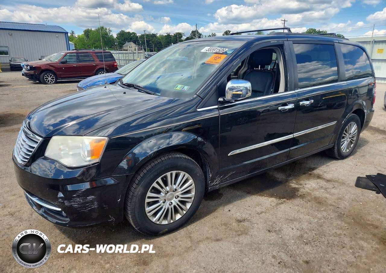 2013 Chrysler Town & Country Touring L – zdjęcie 1 z 13