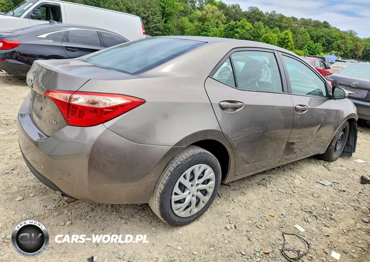 2019 Toyota Corolla Le VIN:2T1BURHE6KC187819 - 3