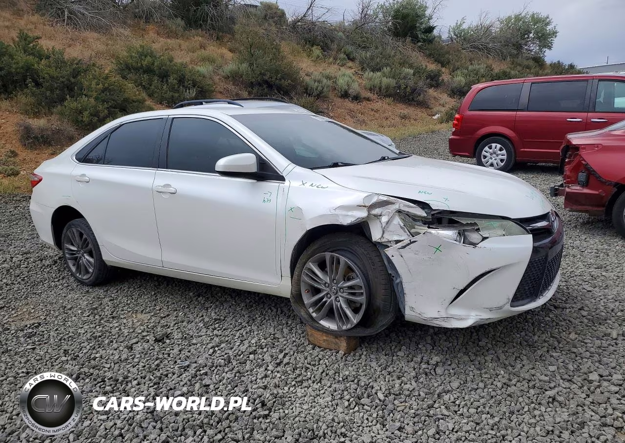 2016 Toyota Camry Se VIN:4T1BF1FK5GU247440 - 4
