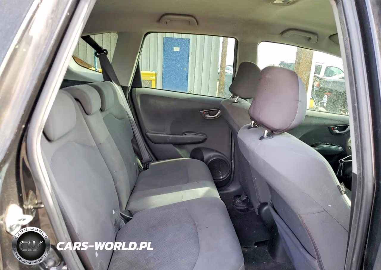 2010 Honda Fit VIN:JHMGE8H21AC038176 - 10