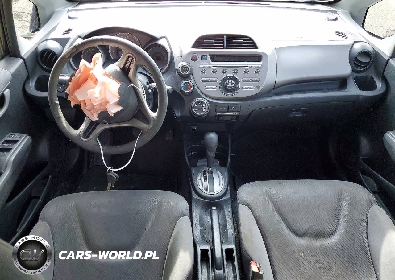 2010 Honda Fit VIN:JHMGE8H21AC038176 - 8