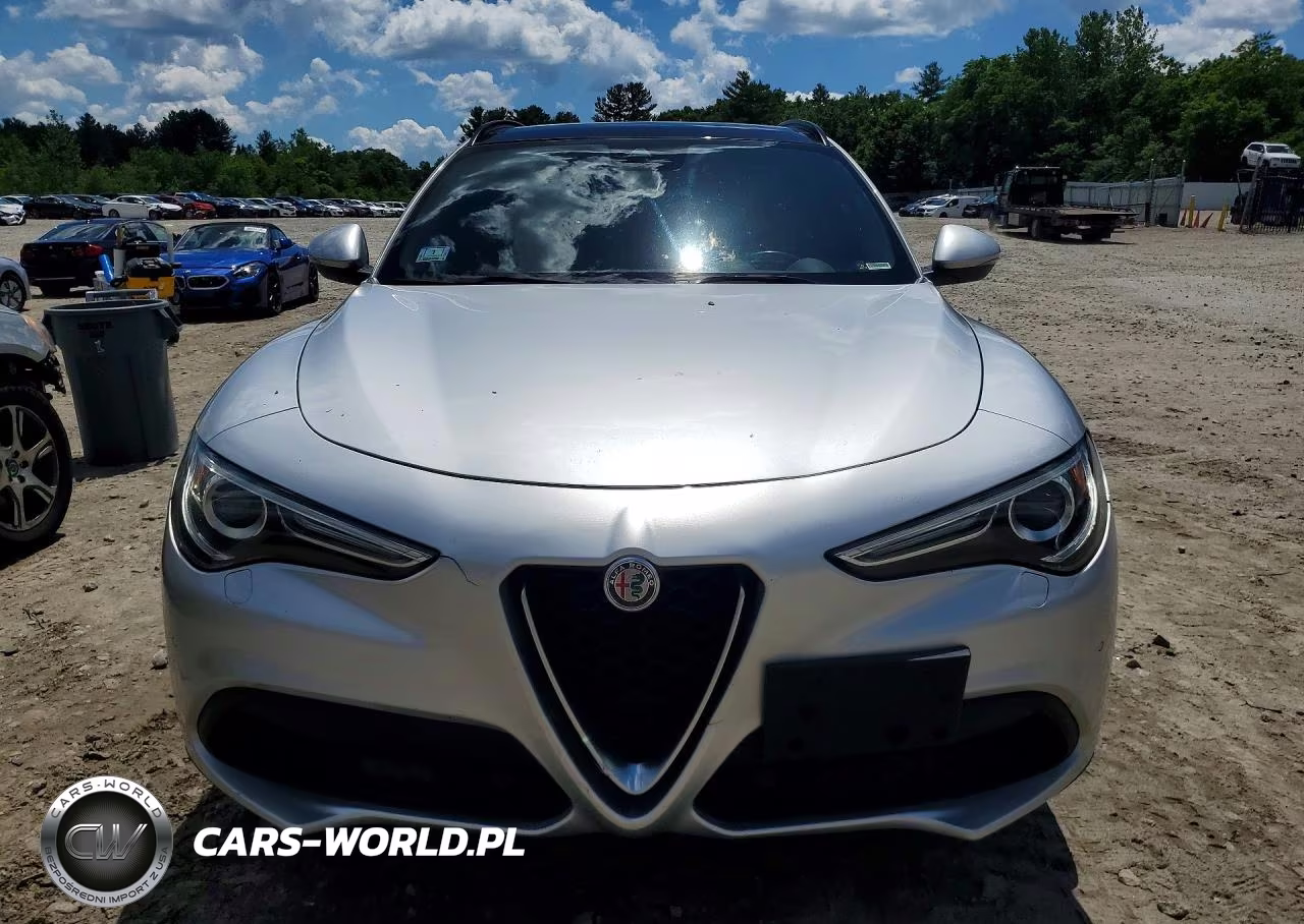 2018 Alfa Romeo Stelvio Ti Sport VIN:ZASFAKNN7J7B99636 - 5