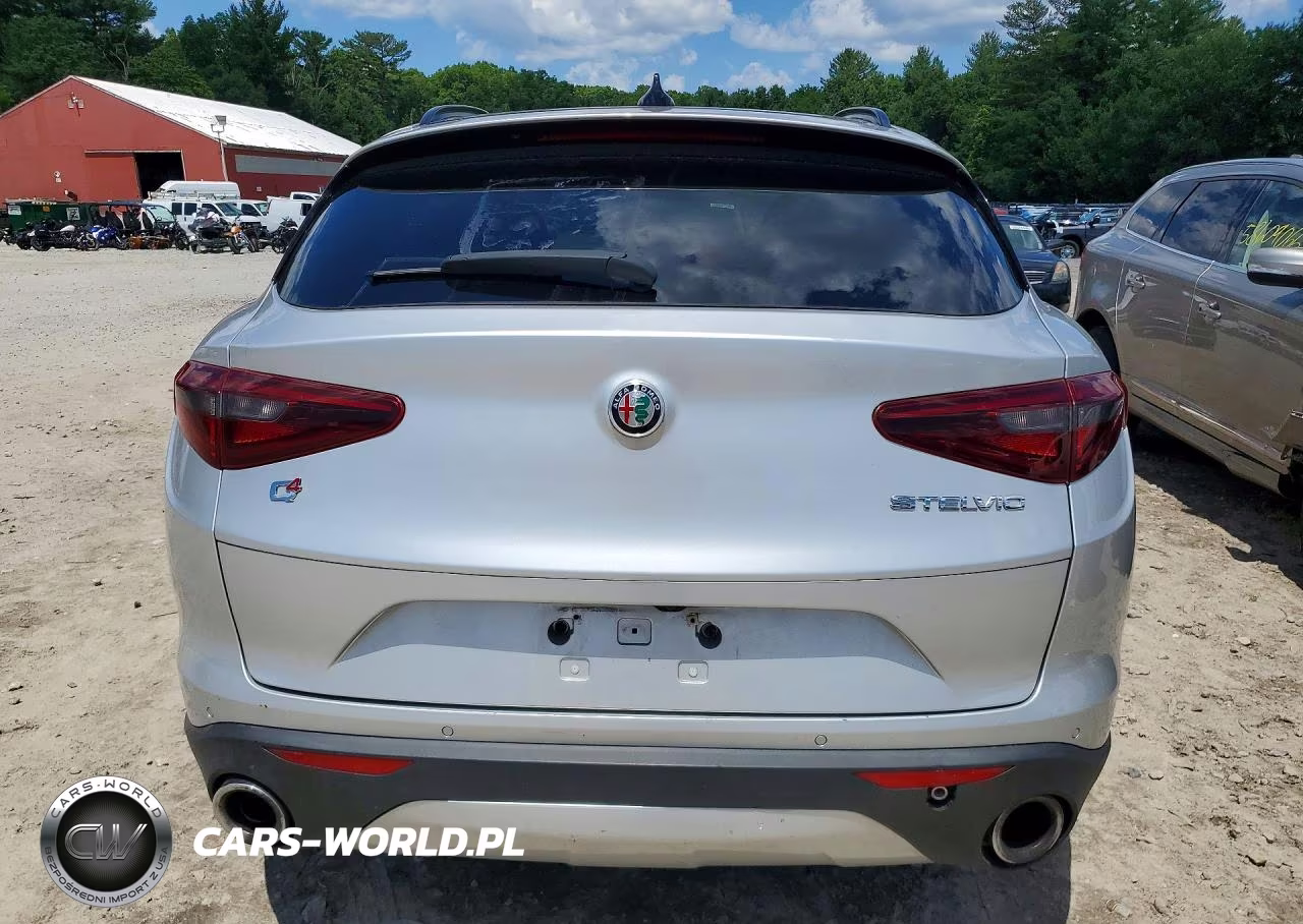 2018 Alfa Romeo Stelvio Ti Sport VIN:ZASFAKNN7J7B99636 - 6