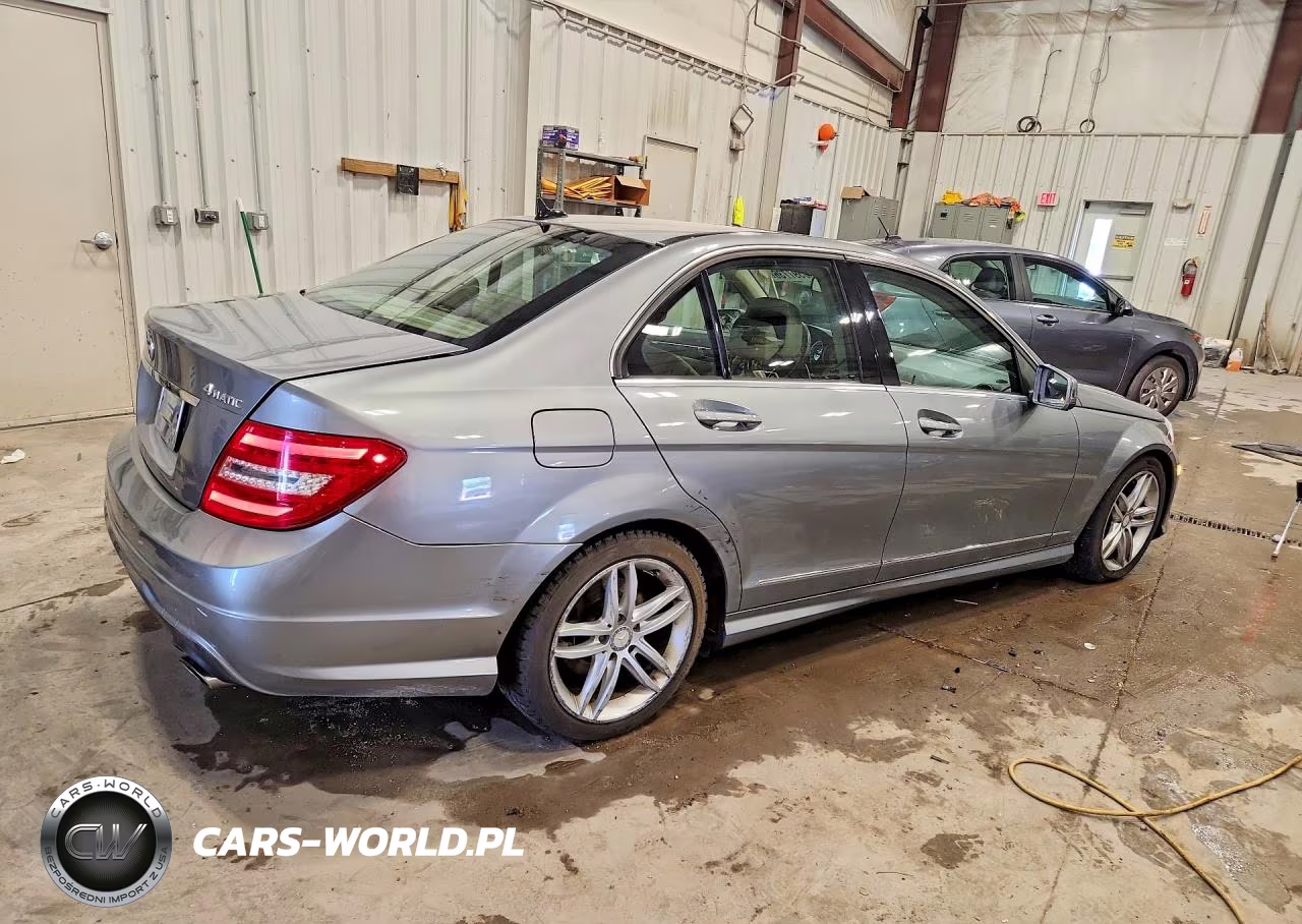 2012 Mercedes-Benz C 300 4Matic VIN:WDDGF8BB3CA706622 - 3