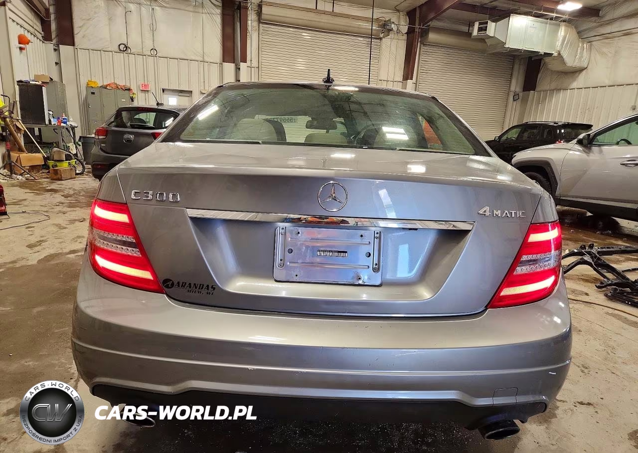 2012 Mercedes-Benz C 300 4Matic VIN:WDDGF8BB3CA706622 - 6