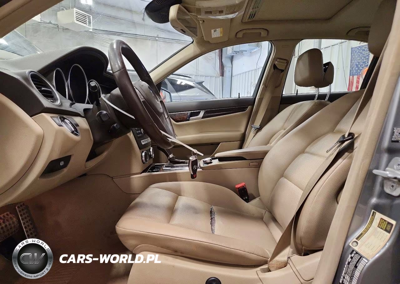 2012 Mercedes-Benz C 300 4Matic VIN:WDDGF8BB3CA706622 - 7