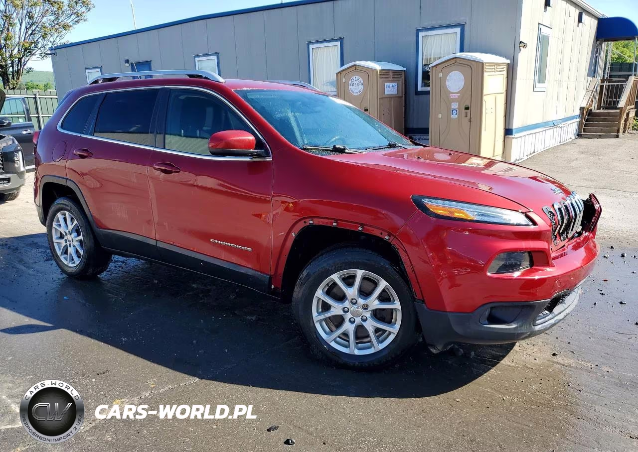2015 Jeep Cherokee Latitude VIN:1C4PJMCB0FW502268 - 4
