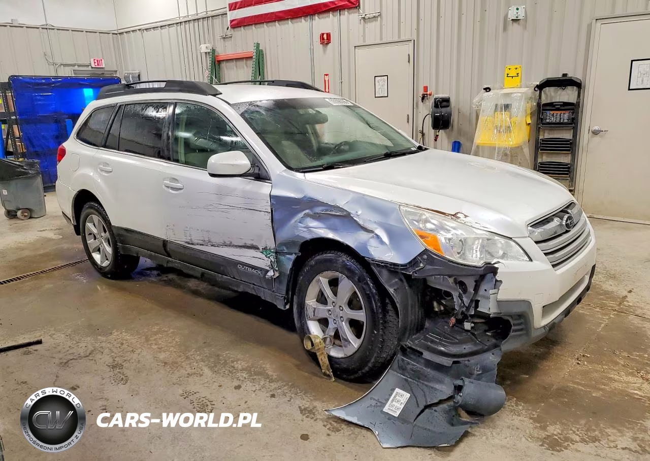 2013 Subaru Outback 2.5I Premium VIN:4S4BRBCC3D3251577 - 4