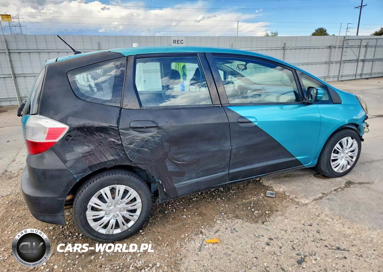 2012 Honda Fit VIN:JHMGE8G38CC004569 - 3