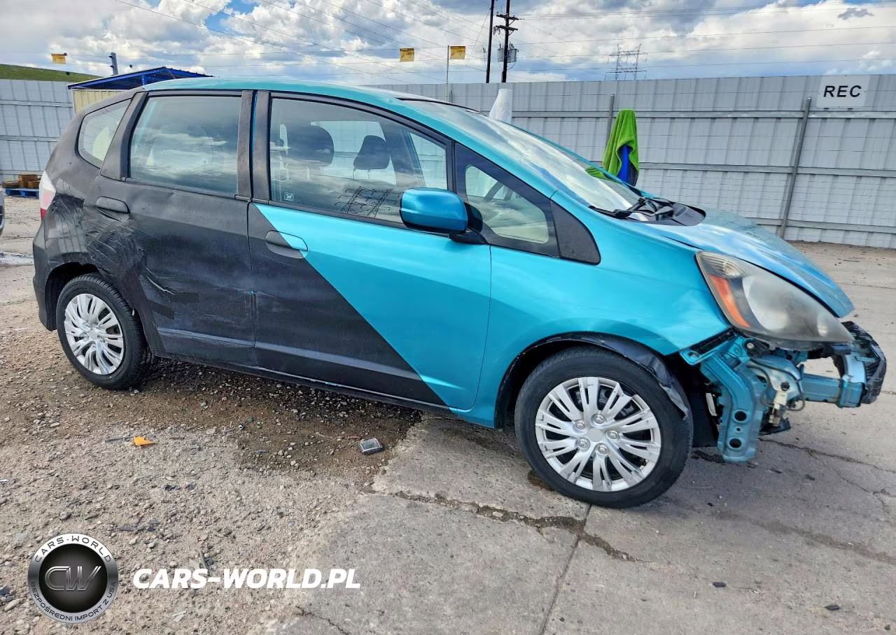 2012 Honda Fit VIN:JHMGE8G38CC004569 - 4