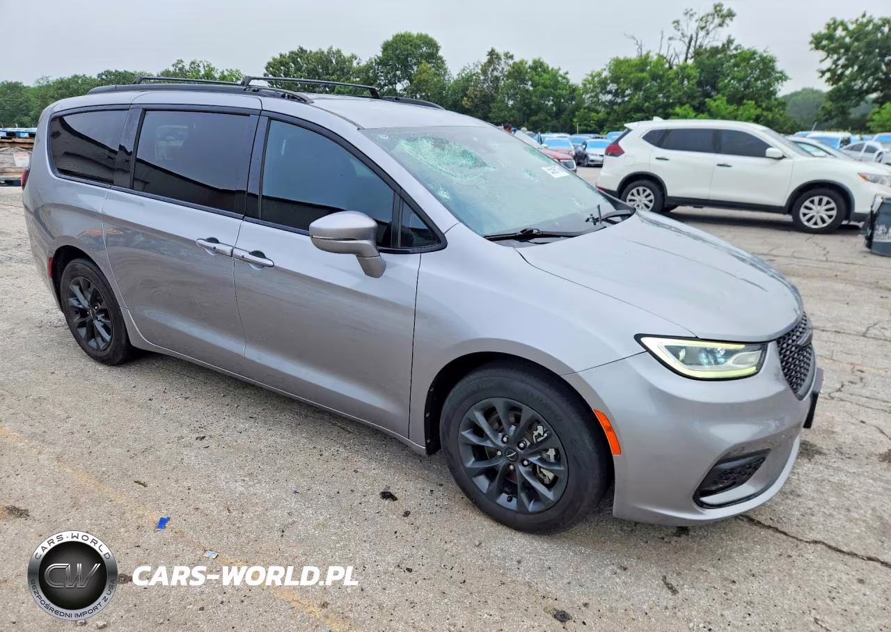 2021 Chrysler Pacifica Touring VIN:2C4RC1FG1MR572134 - 4