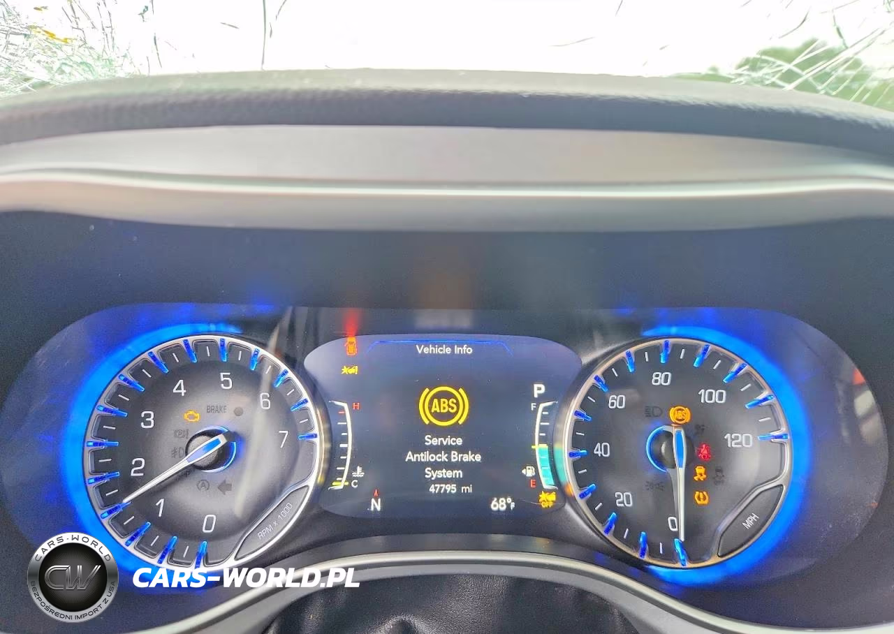 2021 Chrysler Pacifica Touring VIN:2C4RC1FG1MR572134 - 9