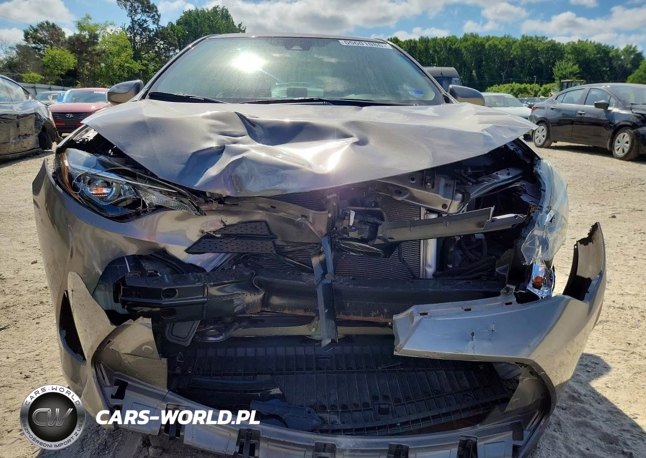 2018 Toyota Corolla Le VIN:2T1BURHE9JC090631 - 5