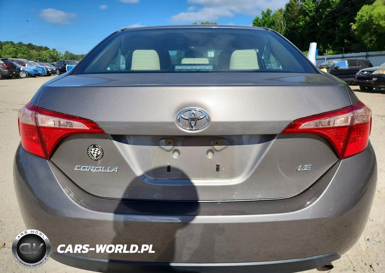 2018 Toyota Corolla Le VIN:2T1BURHE9JC090631 - 6