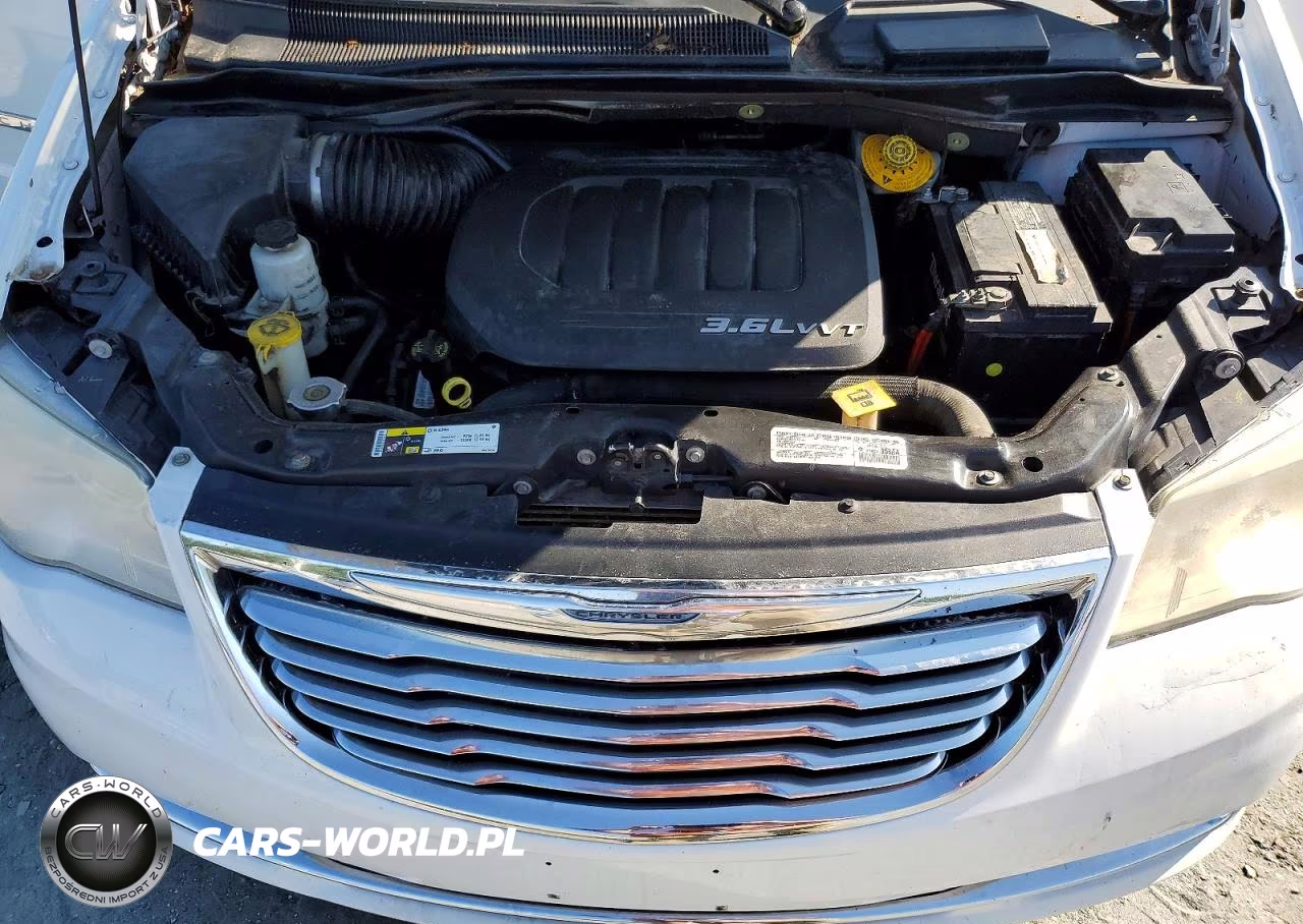 2014 Chrysler Town & Country Touring VIN:2C4RC1BG2ER448557 - 12