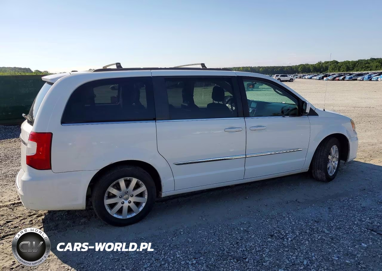2014 Chrysler Town & Country Touring VIN:2C4RC1BG2ER448557 - 3