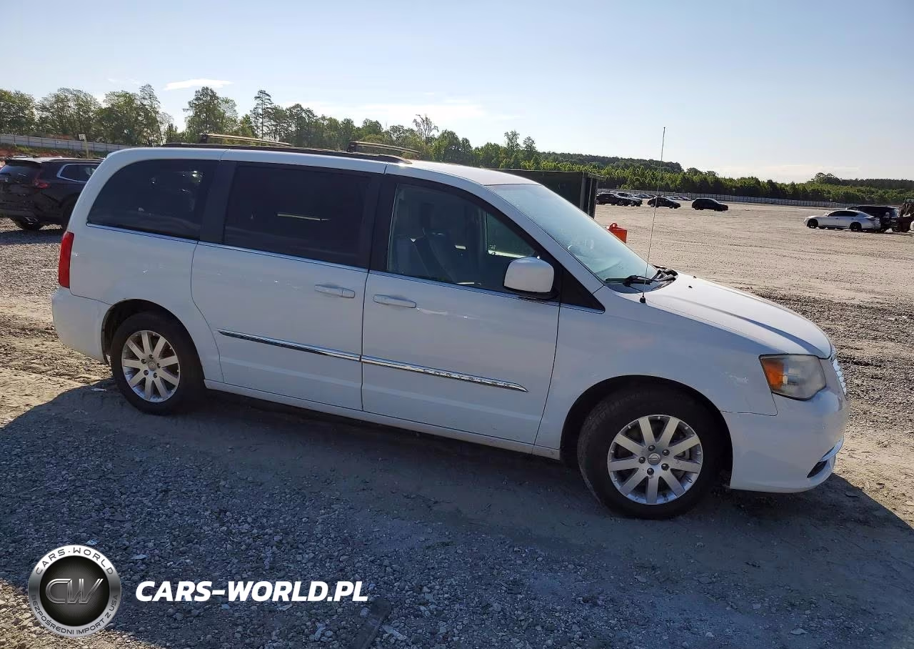 2014 Chrysler Town & Country Touring VIN:2C4RC1BG2ER448557 - 4