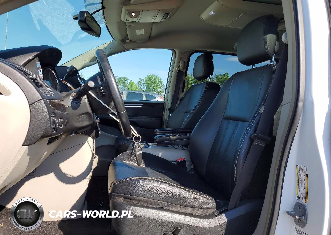 2014 Chrysler Town & Country Touring VIN:2C4RC1BG2ER448557 - 7