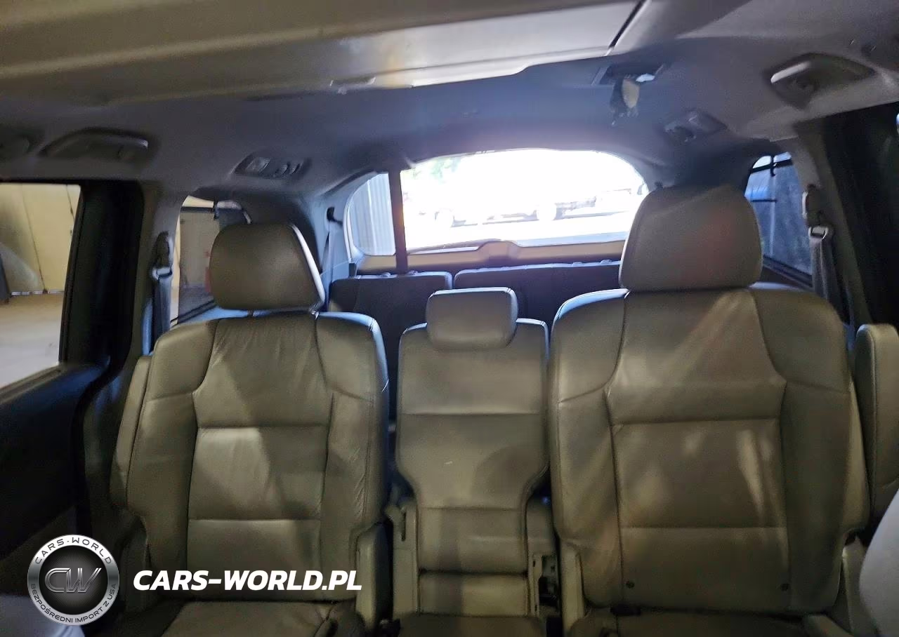 2011 Honda Odyssey Touring VIN:5FNRL5H90BB094738 - 10