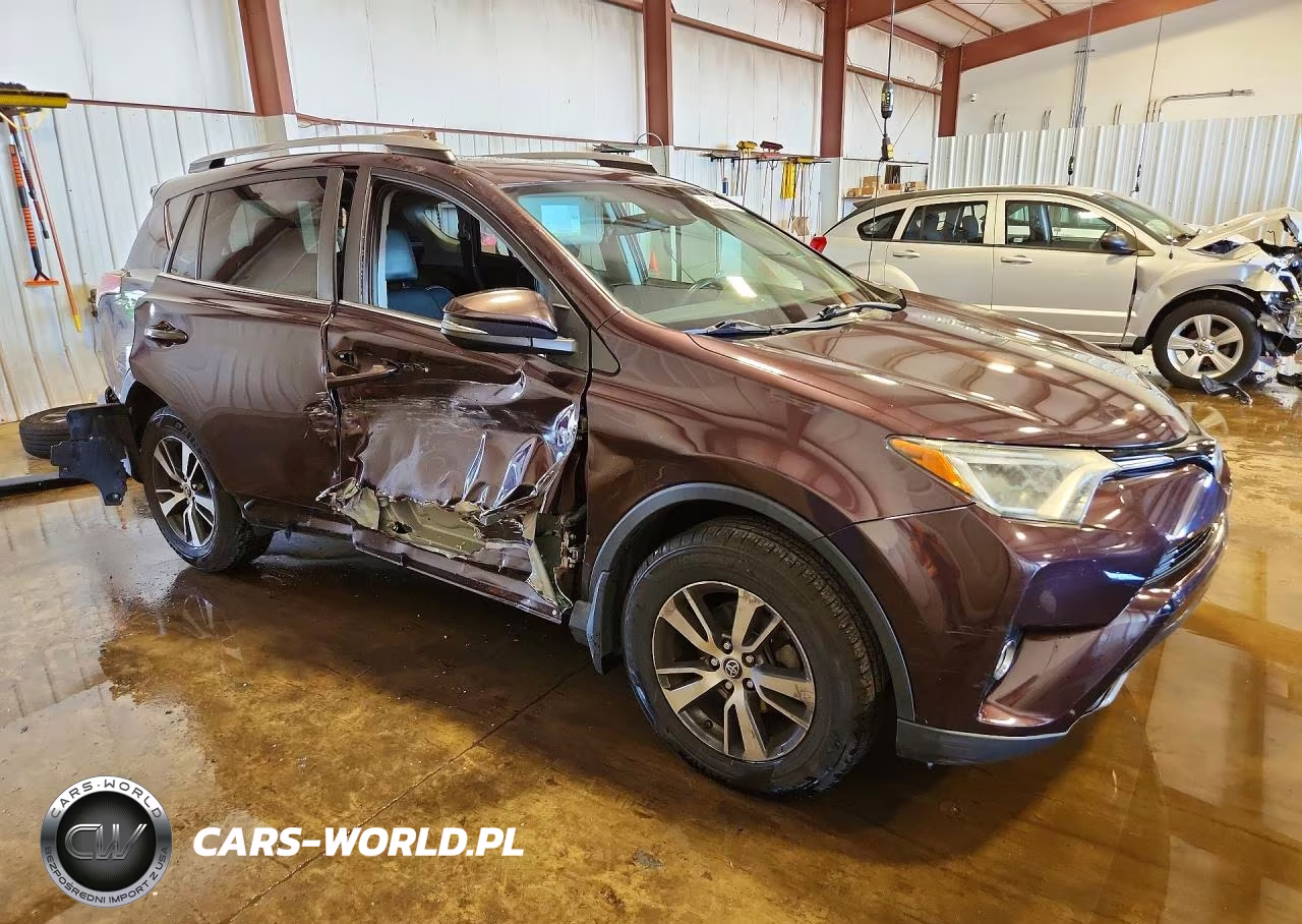 2018 Toyota Rav4 Xle VIN:2T3RFREV5JW826788 - 4