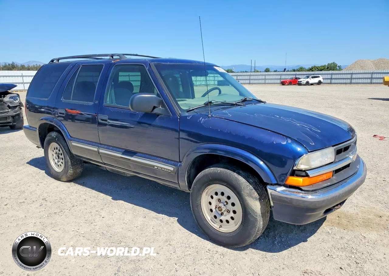 2000 Chevrolet Blazer VIN:1GNDT13W3Y2219671 - 4