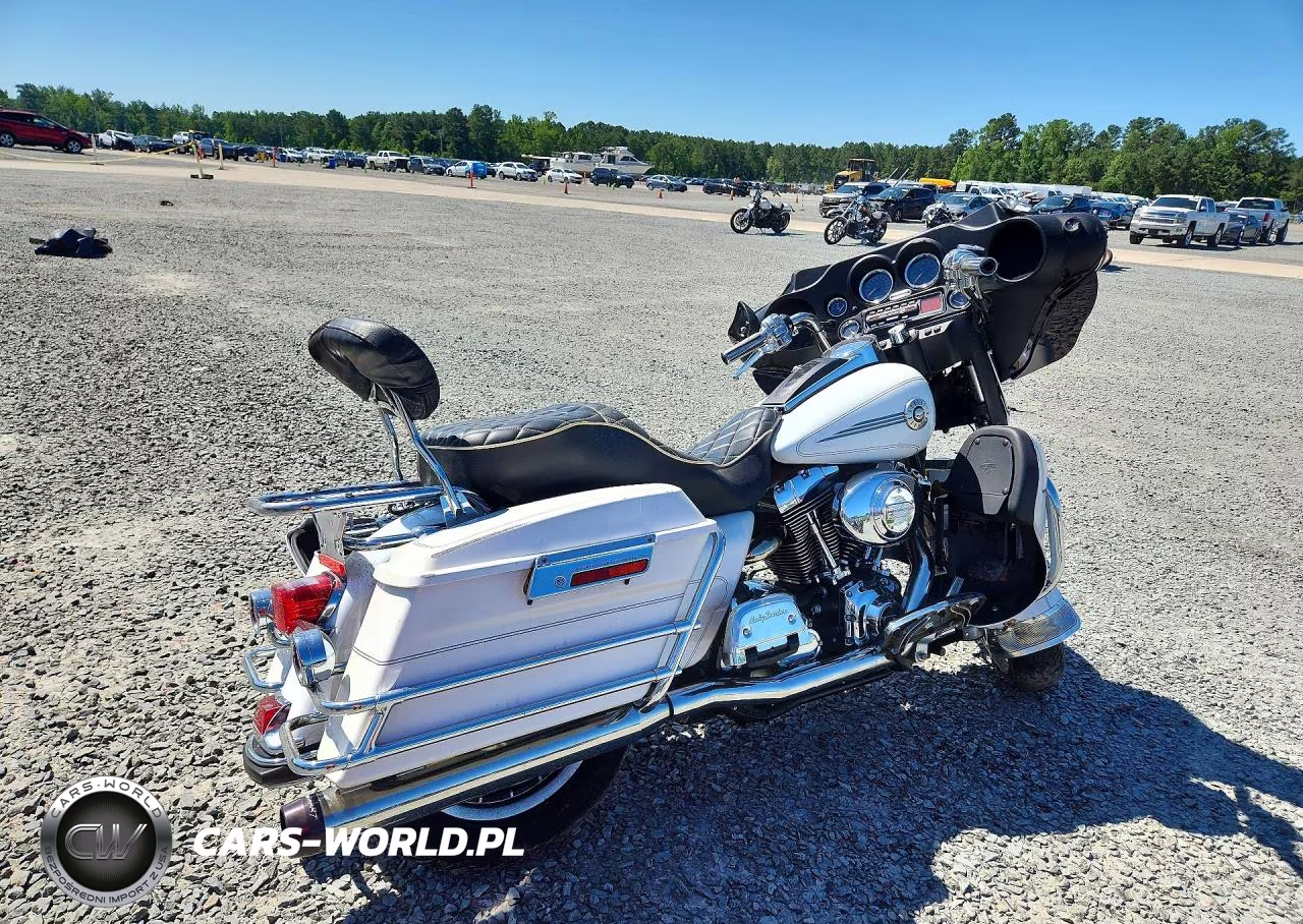 2005 Harley-Davidson Flhtcui VIN:1HD1FCW1X5Y653544 - 3