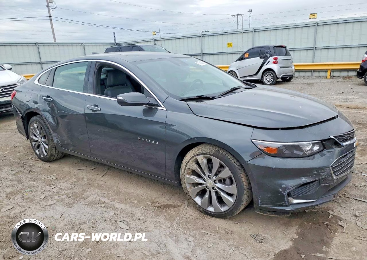 2018 Chevrolet Malibu Premier VIN:1G1ZE5SX4JF234617 - 4