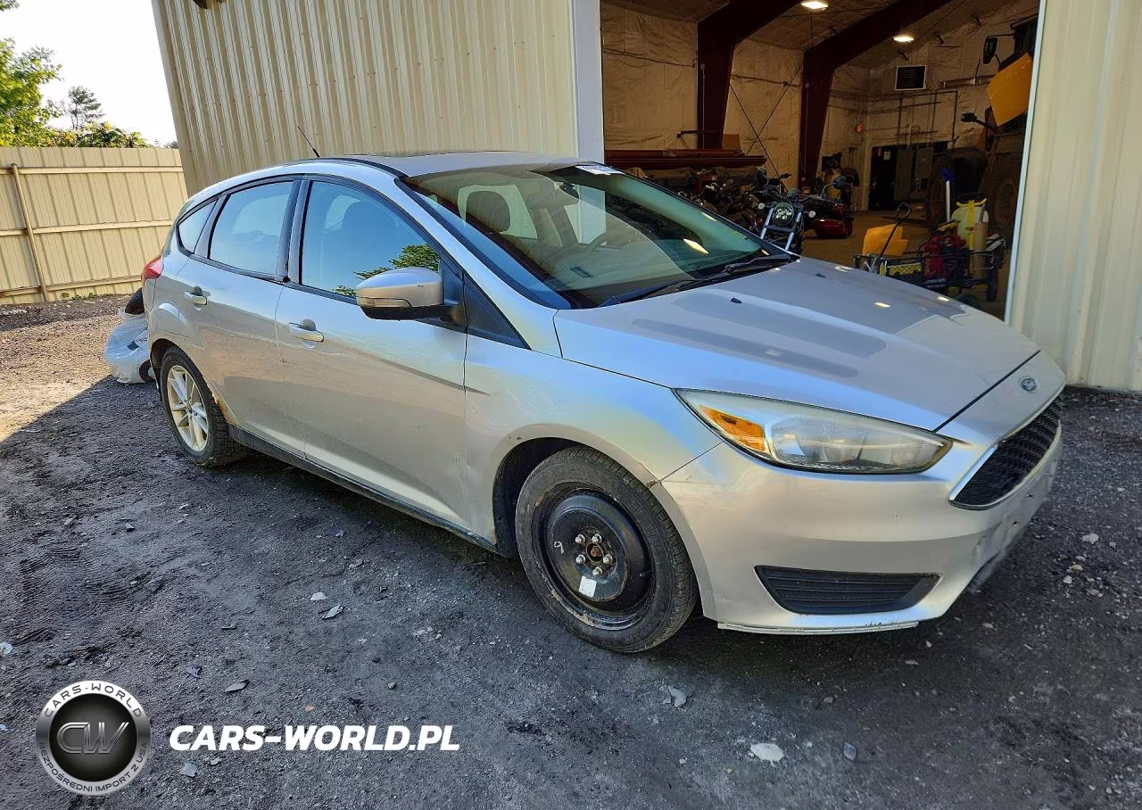 2016 Ford Focus Se VIN:1FADP3K26GL263637 - 4