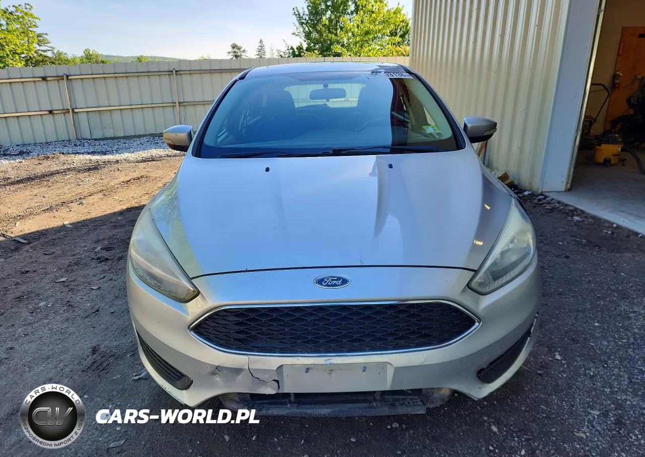 2016 Ford Focus Se VIN:1FADP3K26GL263637 - 5