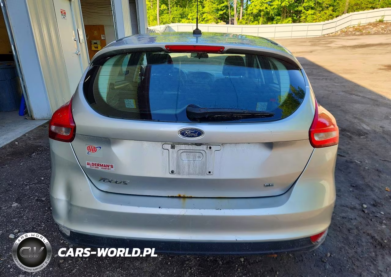 2016 Ford Focus Se VIN:1FADP3K26GL263637 - 6