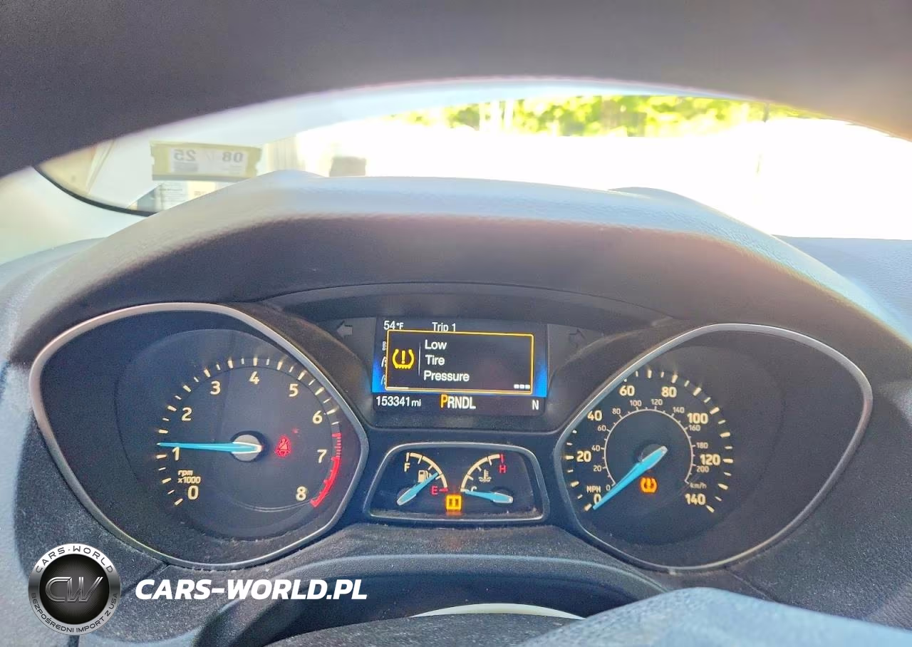 2016 Ford Focus Se VIN:1FADP3K26GL263637 - 9