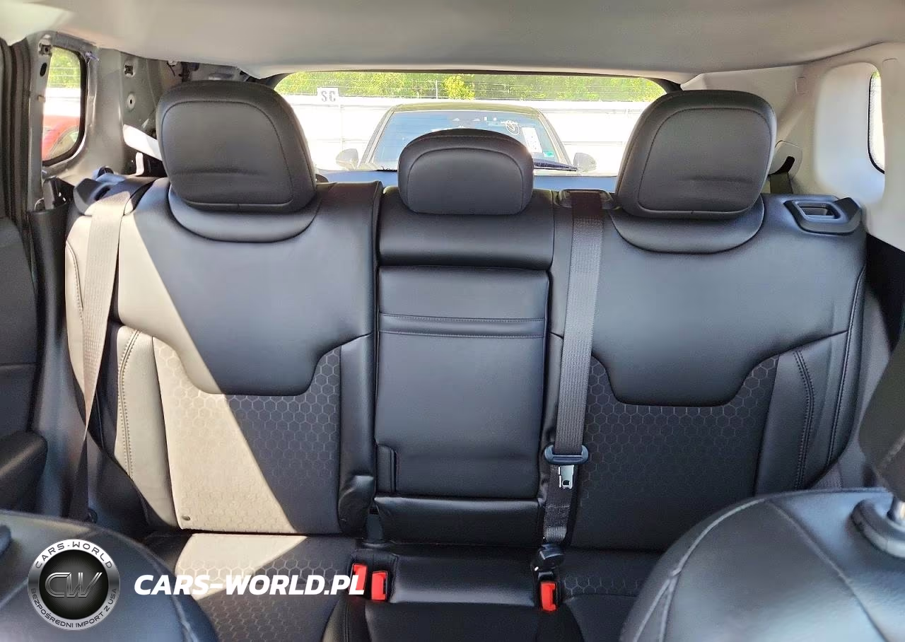 2020 Jeep Compass Latitude VIN:3C4NJDBB2LT150255 - 10