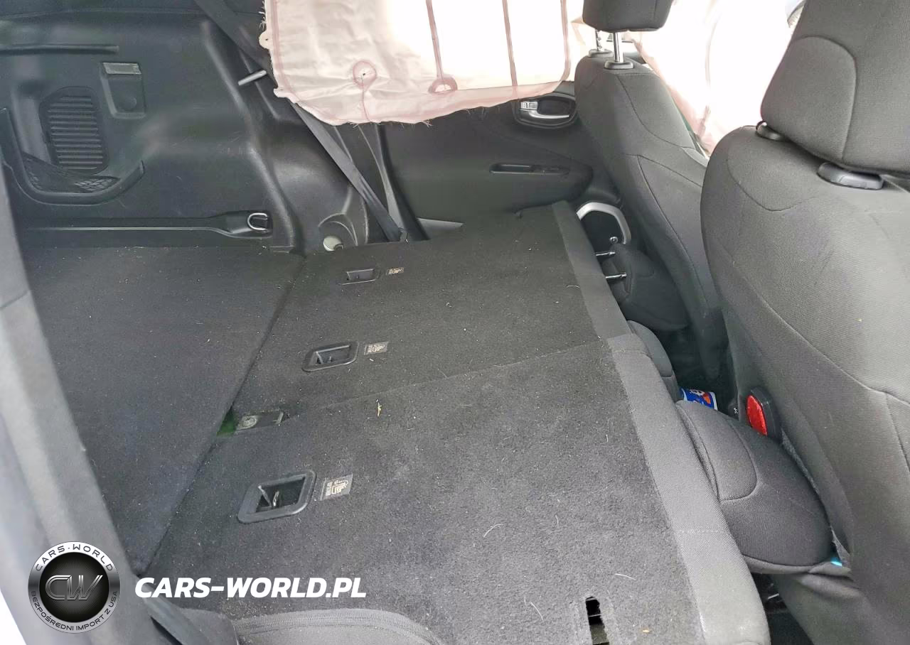 2018 Jeep Renegade Latitude VIN:ZACCJABB8JPH83644 - 10