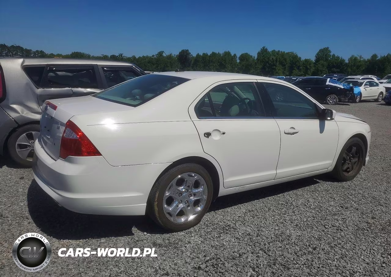 2010 Ford Fusion Se VIN:3FAHP0HA6AR389715 - 3