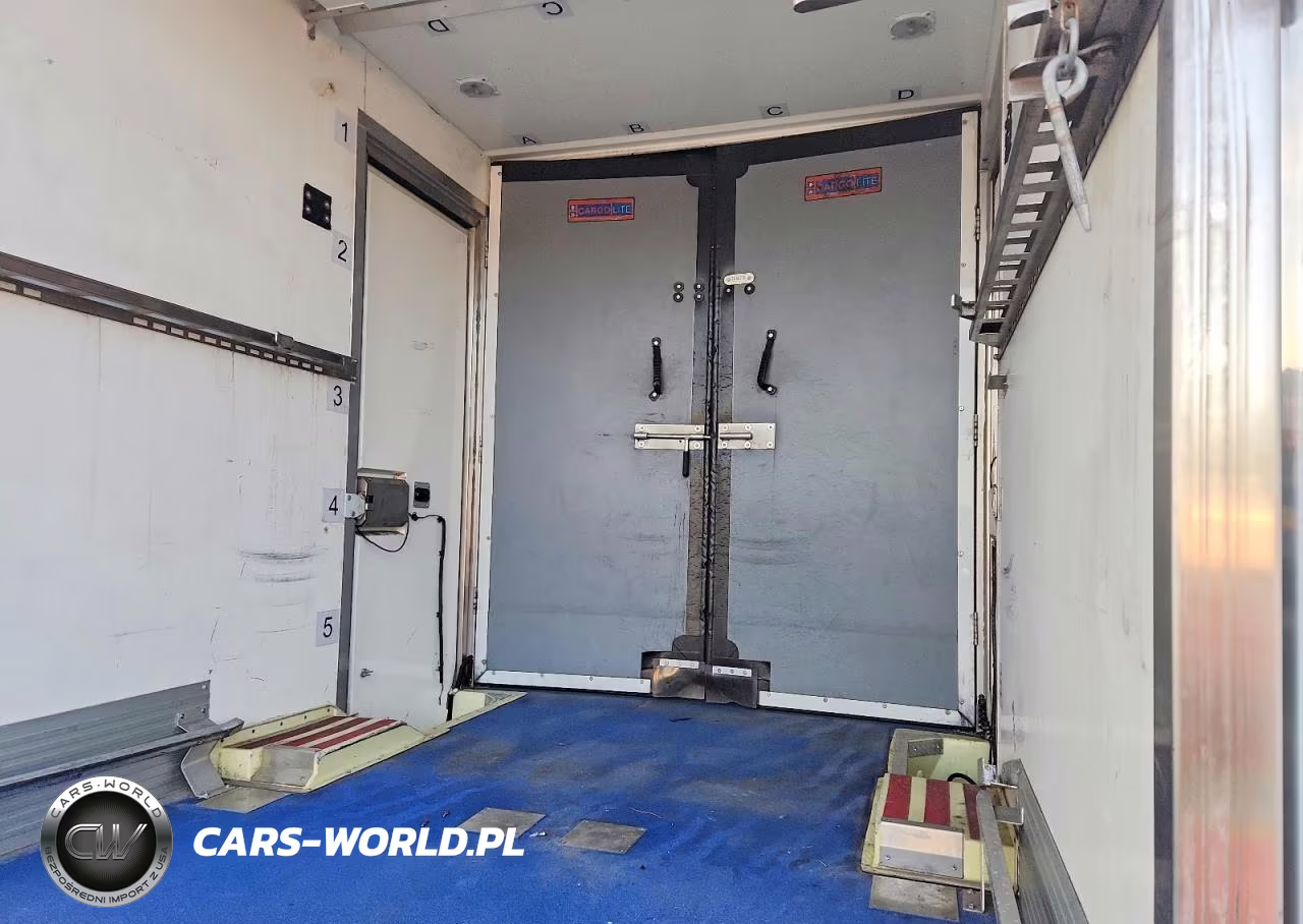 2022 Ford Transit Delivery Truck VIN:1FDBW5Z82NKA32369 - 10