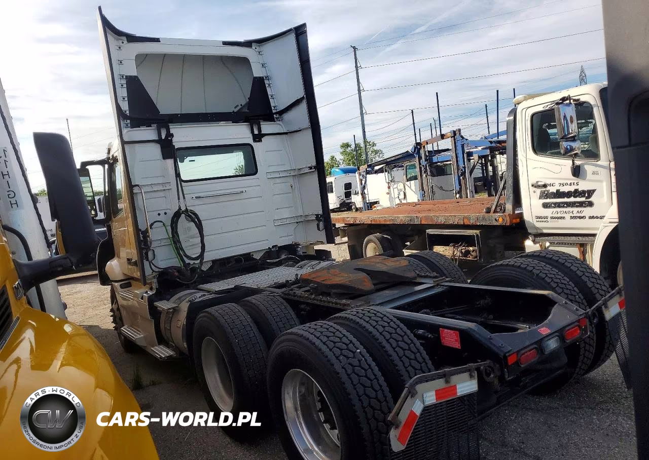2023 Volvo Vnr - Semi Truck VIN:4V4WC9EH2PN341292 - 3