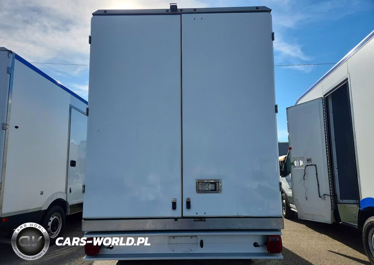 2020 Ford Transit Delivery Truck VIN:1FDBW5Z8XLKA75547 - 6