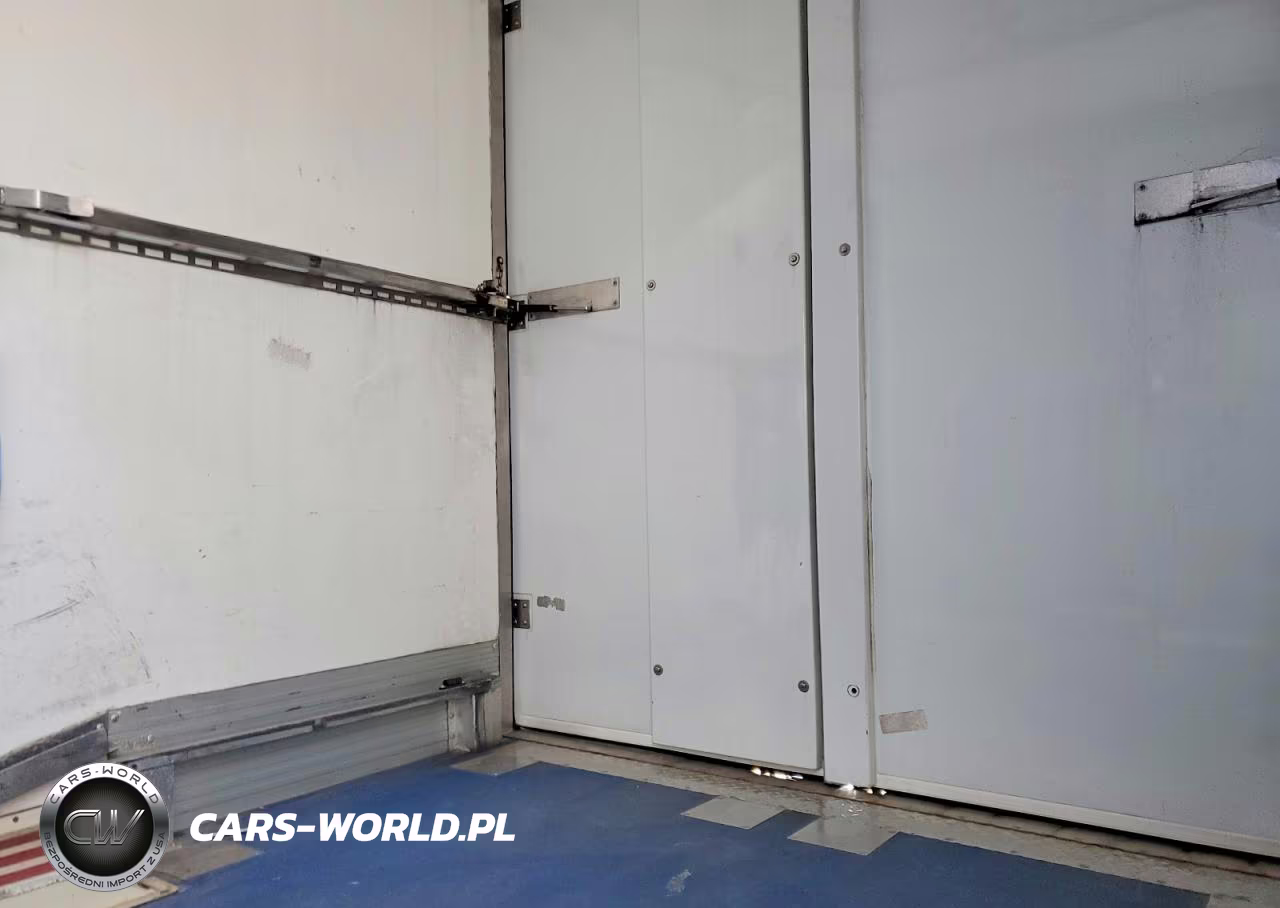 2020 Ford Transit Delivery Truck VIN:1FDBW5Z89LKB52506 - 10