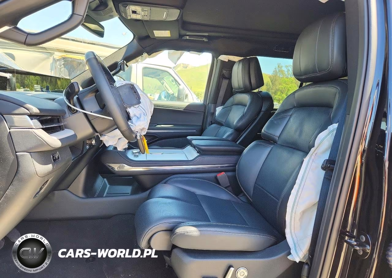 2025 Lincoln Navigator Reserve VIN:5LMJJ2LG1SEL03745 - 7