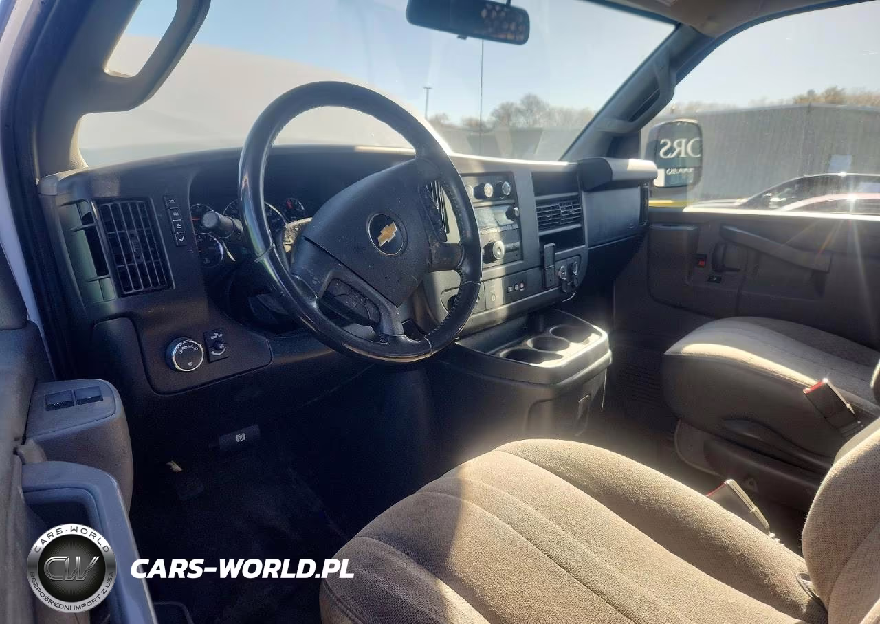 2021 Chevrolet Express G2500 VIN:1GCWGAF75M1174985 - 8
