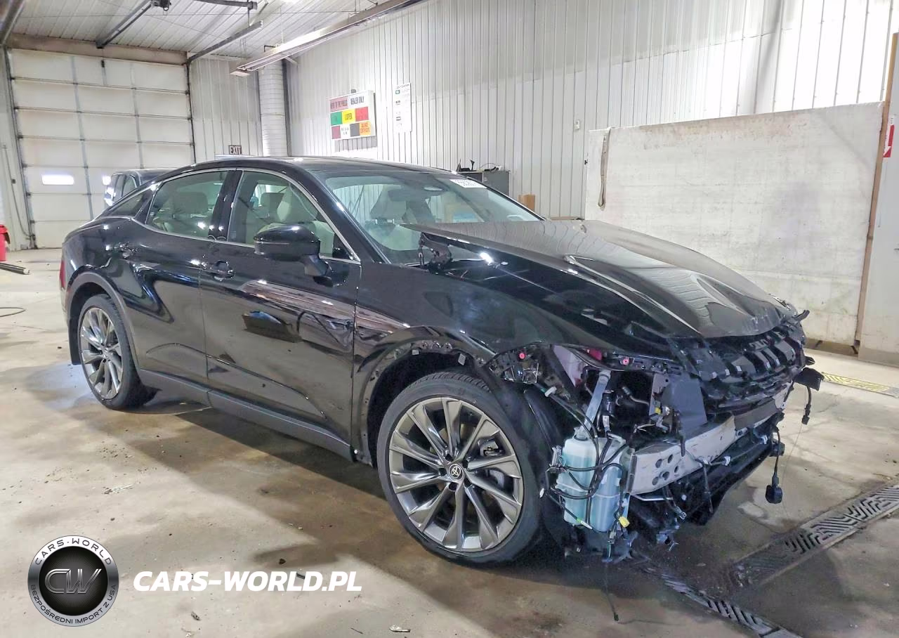 2023 Toyota Crown Limited VIN:JTDAAAAF8P3017910 - 4