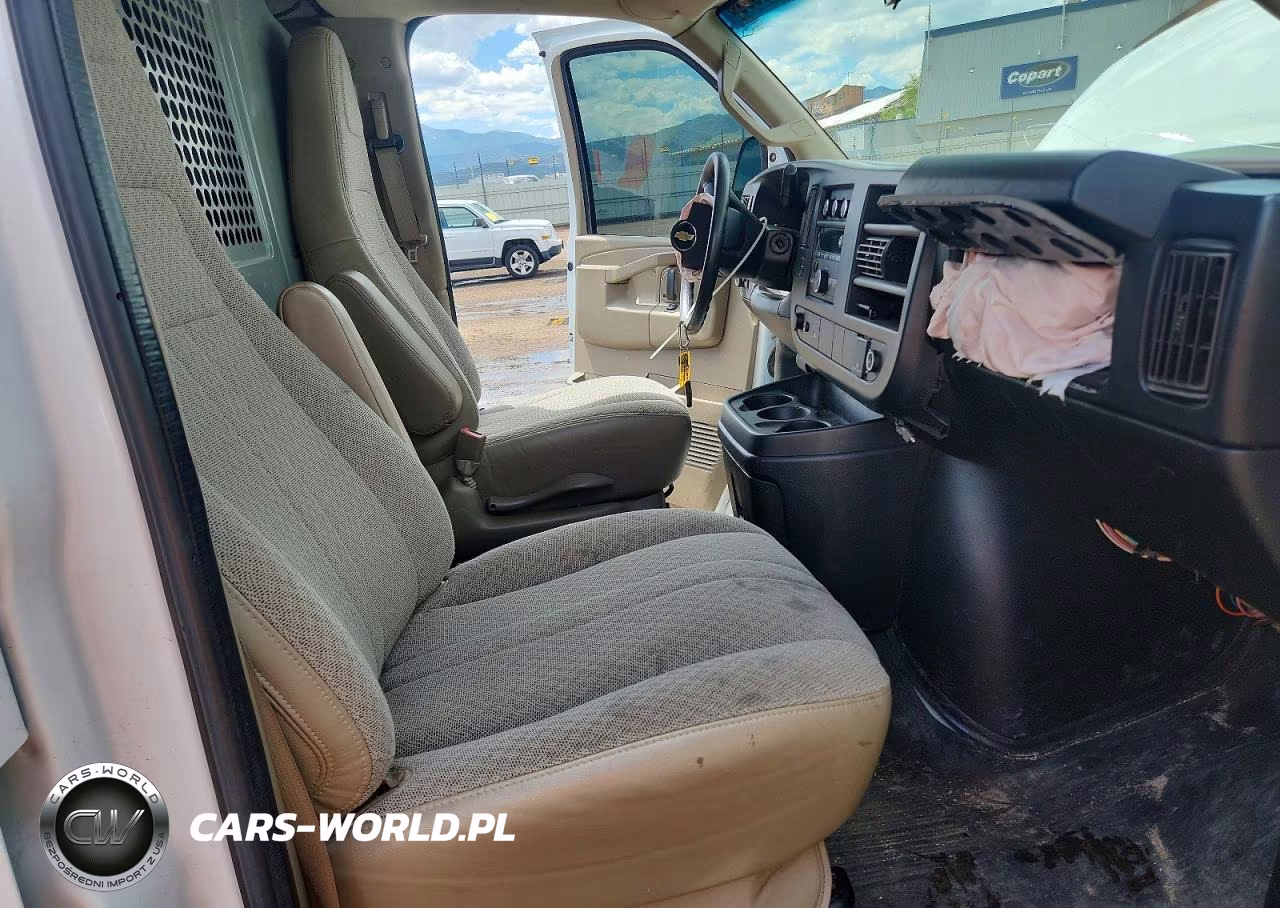 2017 Chevrolet Express G2500 VIN:1GCWGAFG8H1169608 - 10