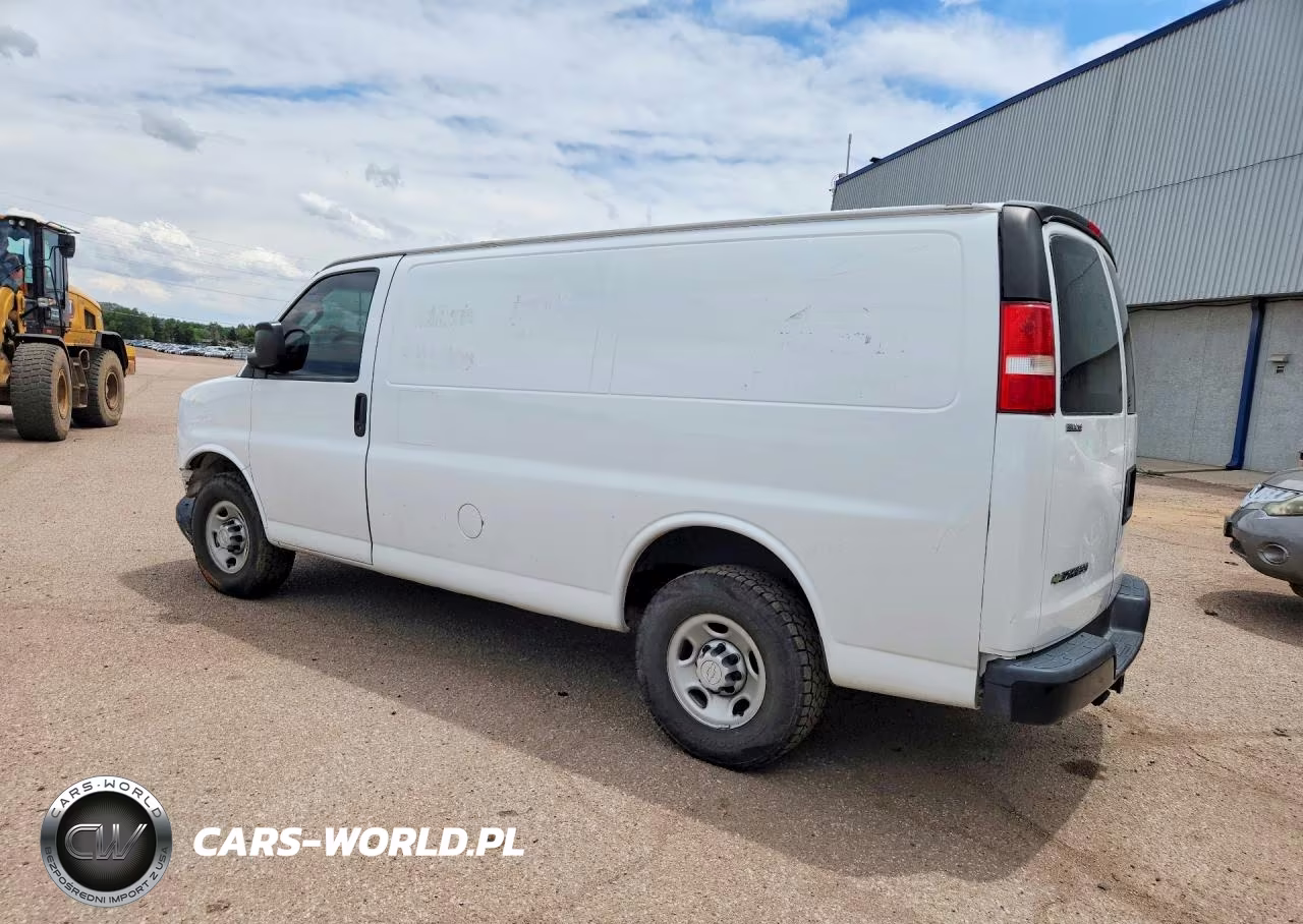 2017 Chevrolet Express G2500 VIN:1GCWGAFG8H1169608 - 2