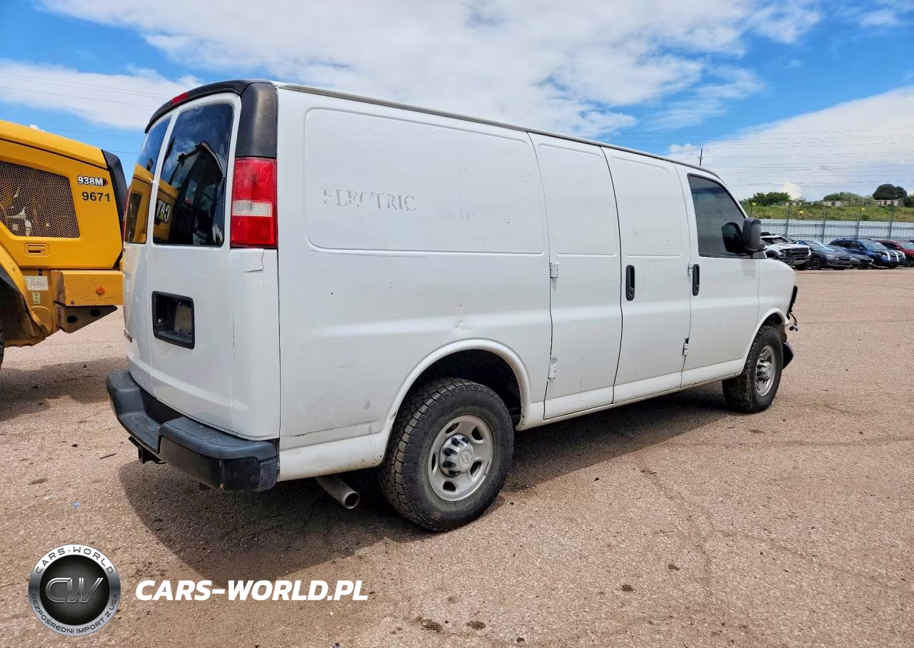 2017 Chevrolet Express G2500 VIN:1GCWGAFG8H1169608 - 3